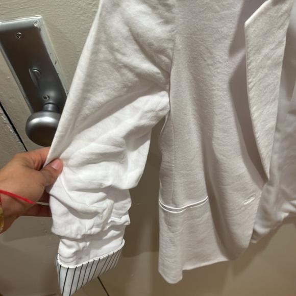 Alice & Olivia White Linen Blazer - Picture 2 of 7